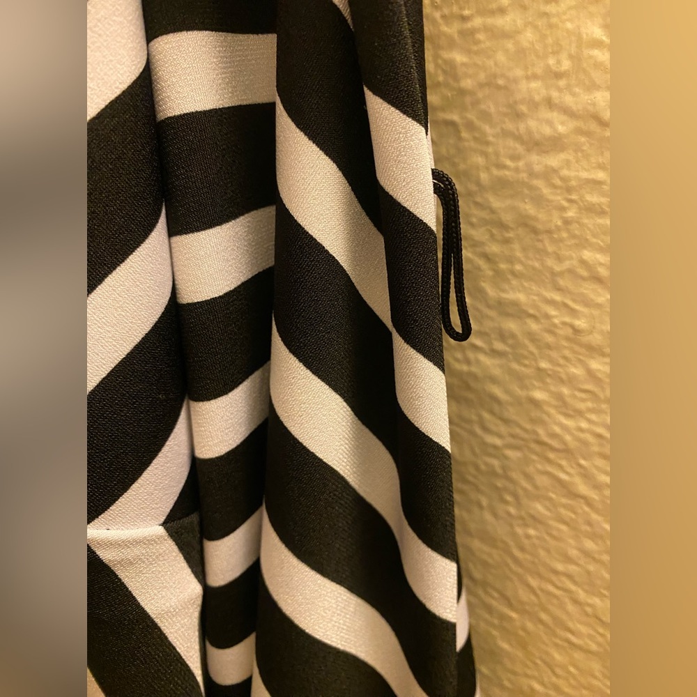 White House Black Market black and white dress - Picture 4 of 6